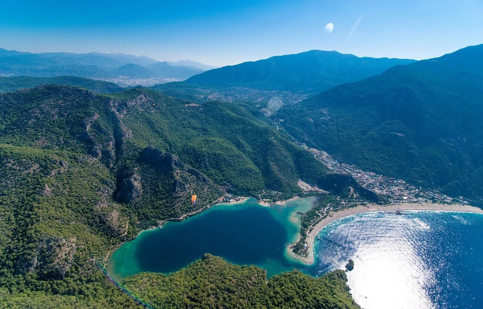 Ölüdeniz Mavi Lagün'ün turkuaz suları